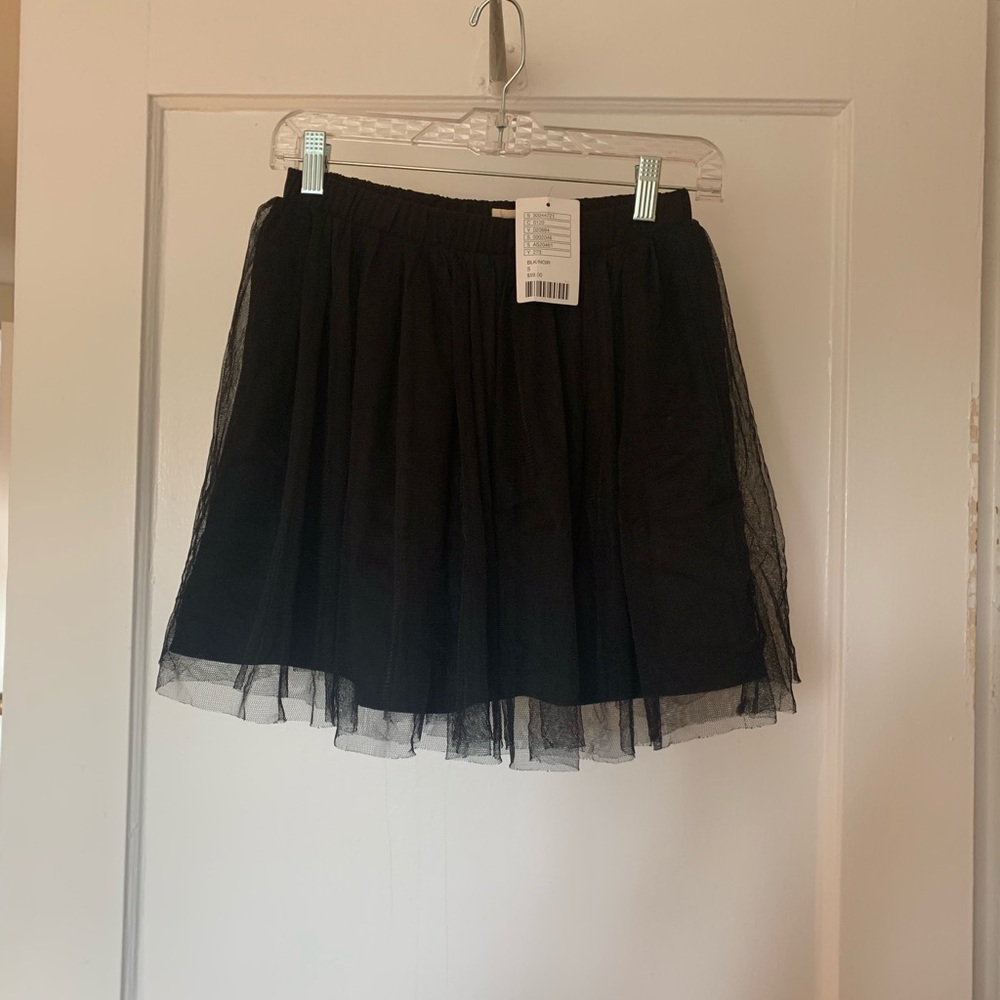 UO BRAND NEW TULLE SKIRT !